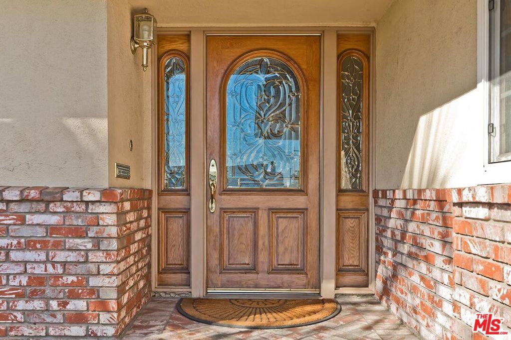 Image 8 of property listing at 1657 E 218th Street, Carson, CA 90745