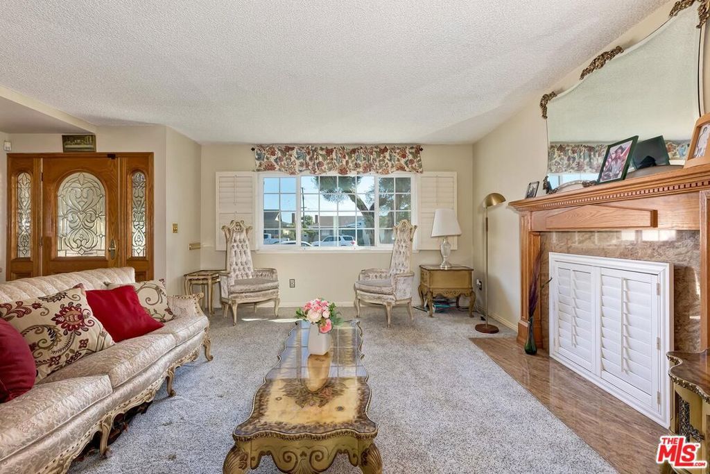 Image 9 of property listing at 1657 E 218th Street, Carson, CA 90745