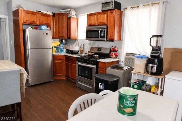 348 11Th Ave, Paterson City, NJ 07514