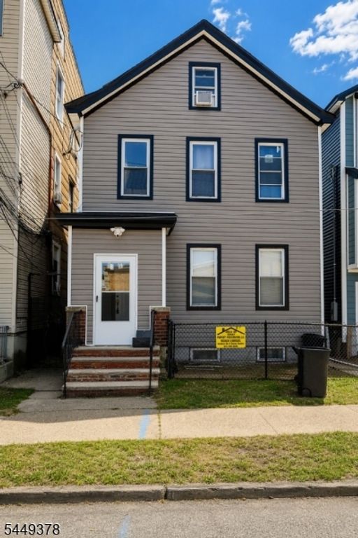 348 11Th Ave, Paterson City, NJ 07514