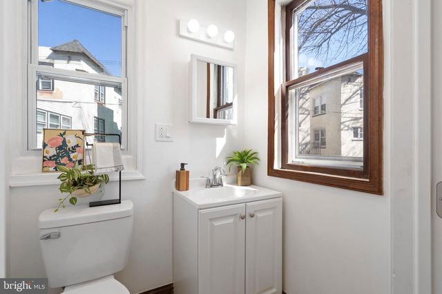 219 CRAWFORD AVE, Lansdowne, PA 19050