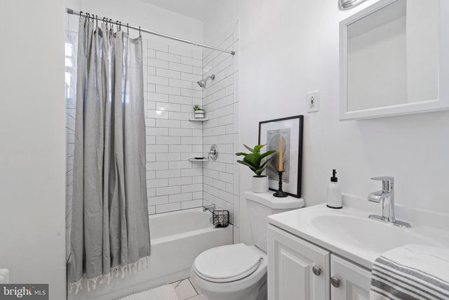 219 CRAWFORD AVE, Lansdowne, PA 19050