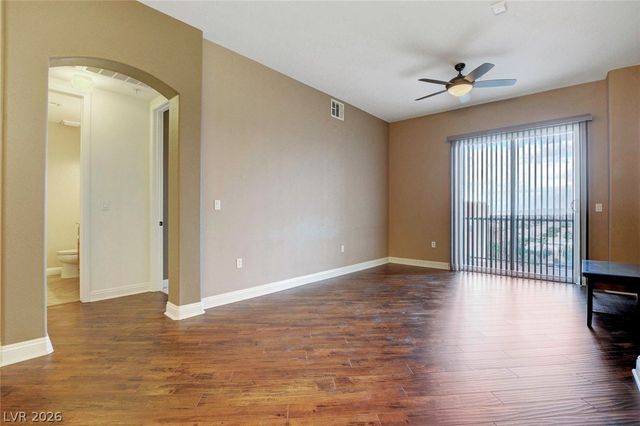 62 SERENE Avenue 414, Las Vegas, NV 89123