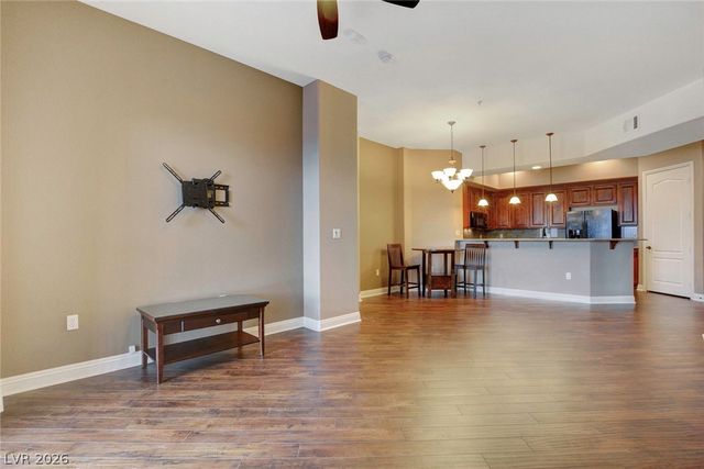 62 SERENE Avenue 414, Las Vegas, NV 89123