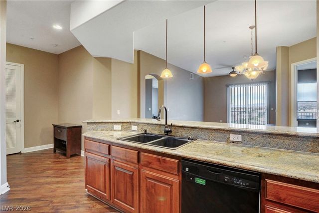 62 SERENE Avenue 414, Las Vegas, NV 89123