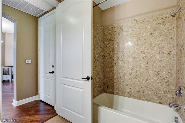 62 SERENE Avenue 414, Las Vegas, NV 89123