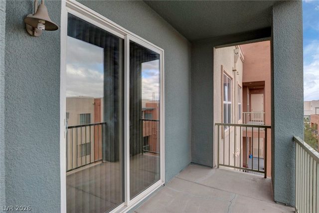62 SERENE Avenue 414, Las Vegas, NV 89123