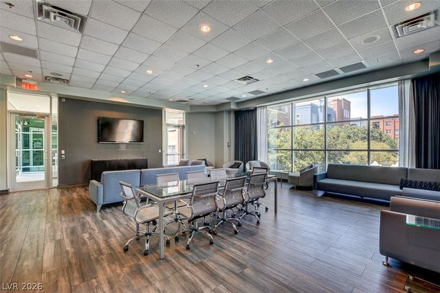 62 SERENE Avenue 414, Las Vegas, NV 89123