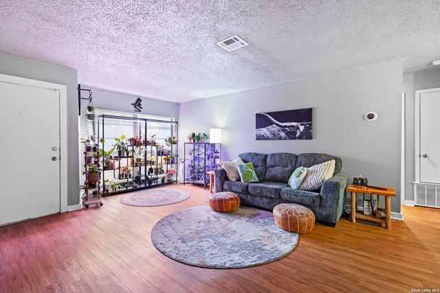 5250 Gordon Cooper, Kirby, TX 78219