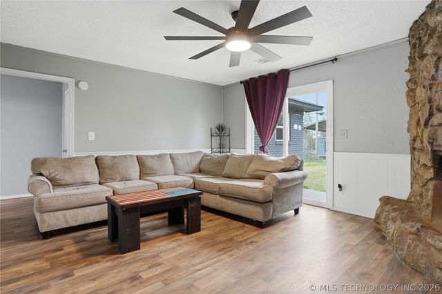 31810 E 723 Road, Wagoner, OK 74467