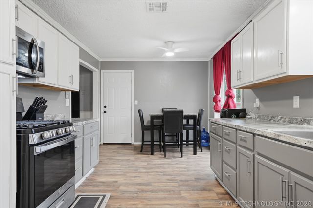 31810 E 723 Road, Wagoner, OK 74467