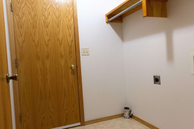 824 S Red Oaks, Wichita, KS 67207