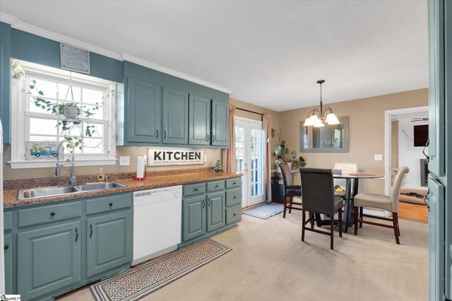 10 Glen Haven Court, Greenville, SC 29611