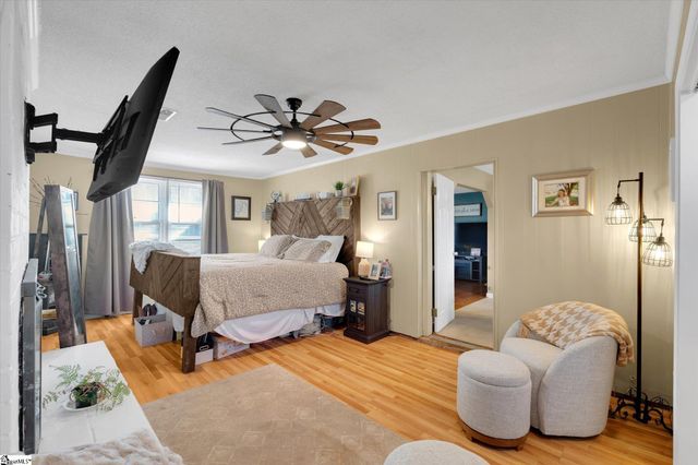 10 Glen Haven Court, Greenville, SC 29611