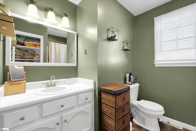 10 Glen Haven Court, Greenville, SC 29611