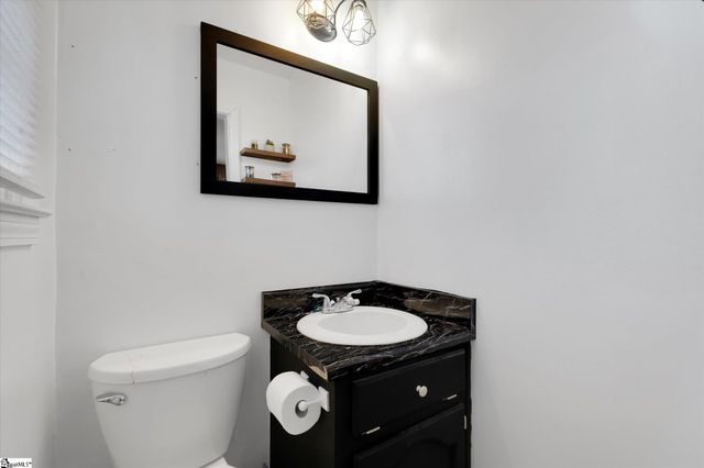 10 Glen Haven Court, Greenville, SC 29611