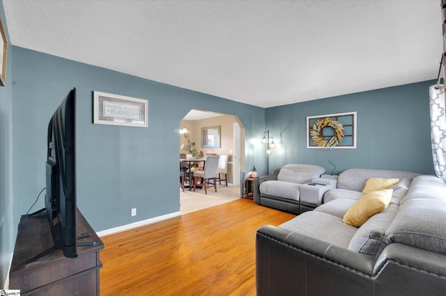 10 Glen Haven Court, Greenville, SC 29611