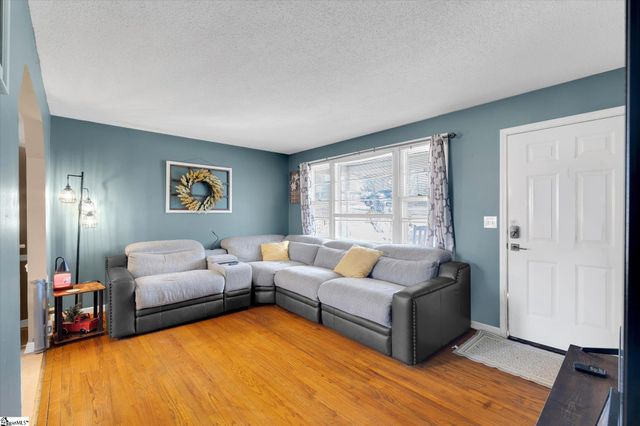 10 Glen Haven Court, Greenville, SC 29611