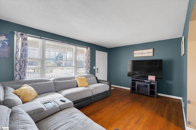 10 Glen Haven Court, Greenville, SC 29611