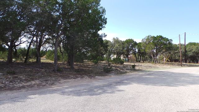 325 Vista View Dr, Boerne, TX 78006