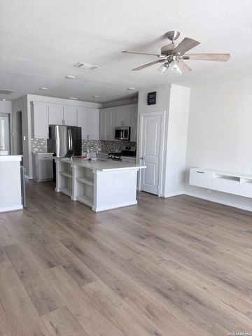 6446 Babcock Rd Unit 24, San Antonio, TX 78249