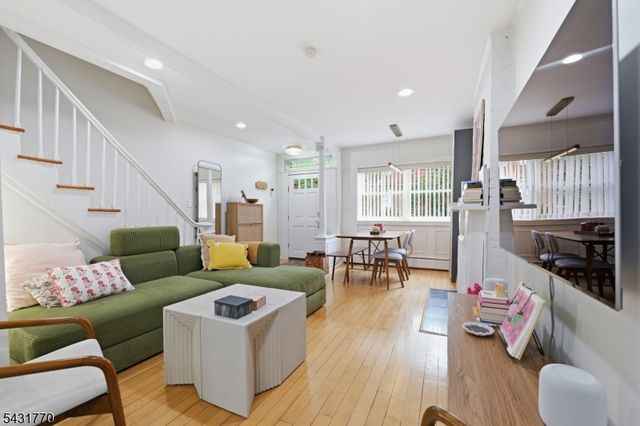 260 5th St, Jersey City, NJ 07302