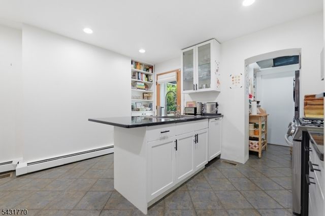 260 5th St, Jersey City, NJ 07302