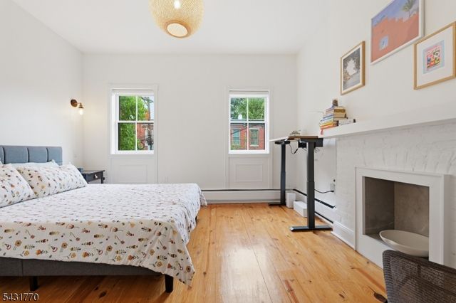 260 5th St, Jersey City, NJ 07302
