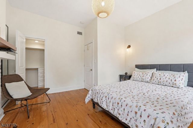 260 5th St, Jersey City, NJ 07302