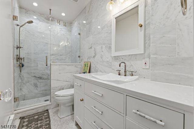 260 5th St, Jersey City, NJ 07302