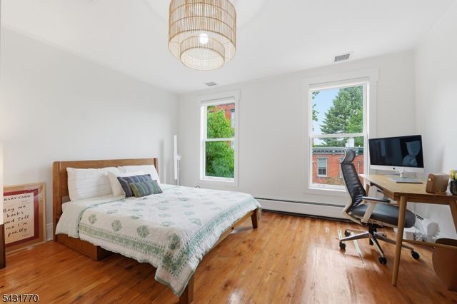 260 5th St, Jersey City, NJ 07302