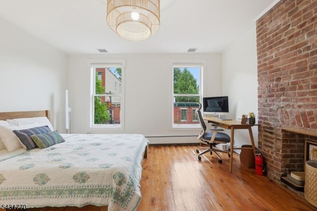 260 5th St, Jersey City, NJ 07302