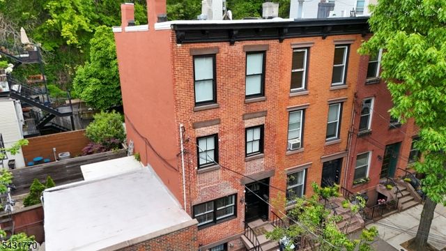 260 5th St, Jersey City, NJ 07302