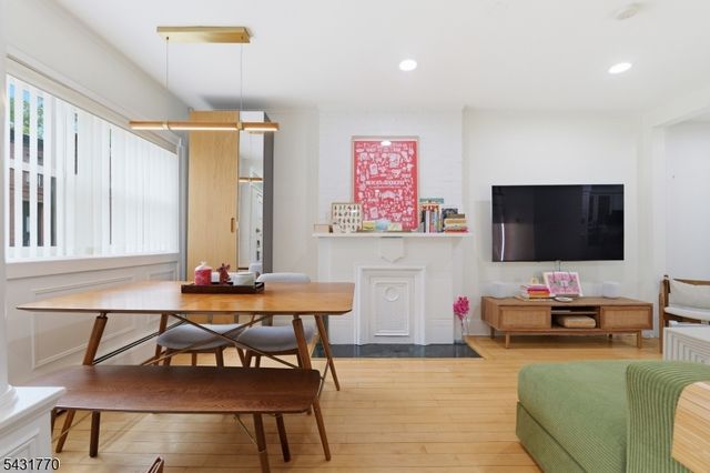 260 5th St, Jersey City, NJ 07302