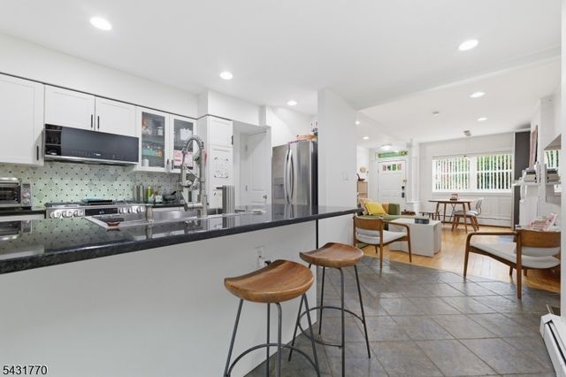 260 5th St, Jersey City, NJ 07302