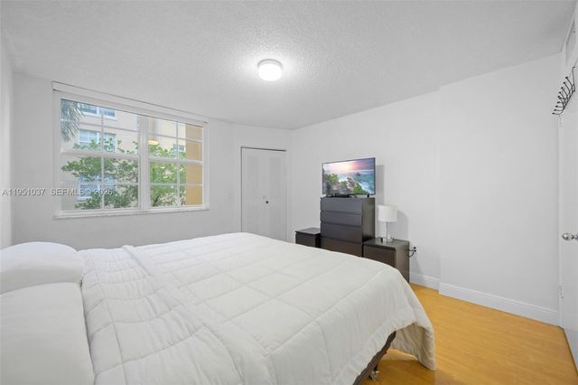 19555 E Country Club Drive 8303, Aventura, FL 33180