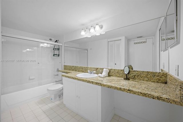 19555 E Country Club Drive 8303, Aventura, FL 33180
