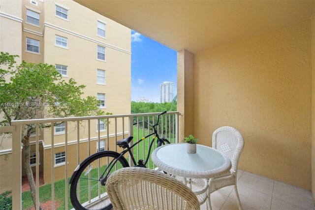 19555 E Country Club Drive 8303, Aventura, FL 33180