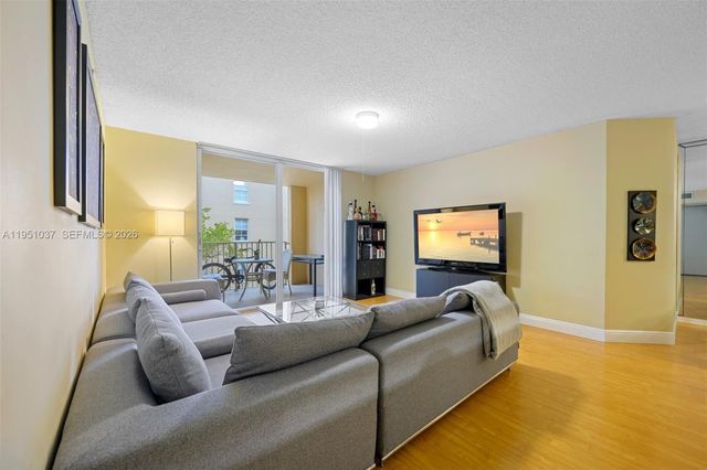 19555 E Country Club Drive 8303, Aventura, FL 33180