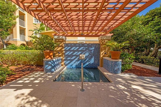 19555 E Country Club Drive 8303, Aventura, FL 33180