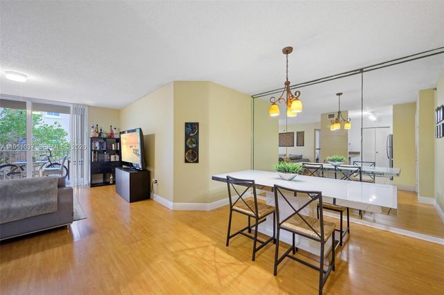 19555 E Country Club Drive 8303, Aventura, FL 33180