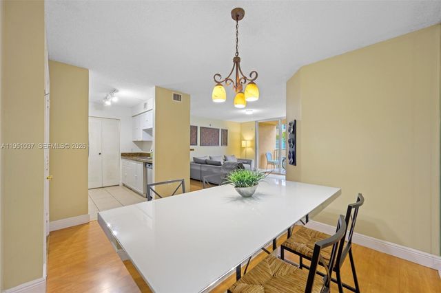 19555 E Country Club Drive 8303, Aventura, FL 33180