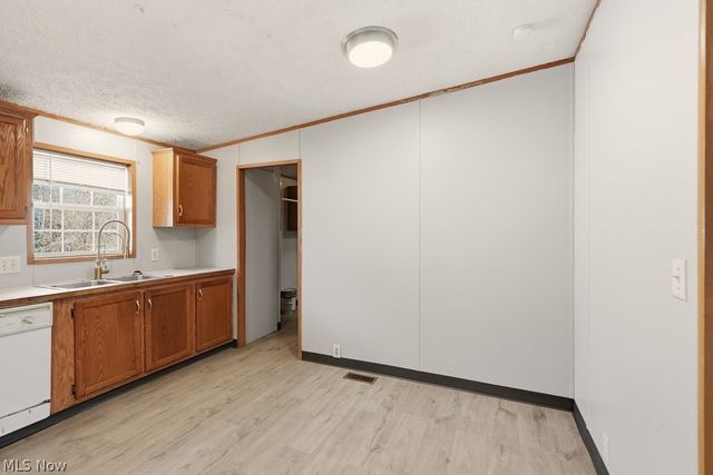 6805 Henderson Road, Ravenna, OH 44266