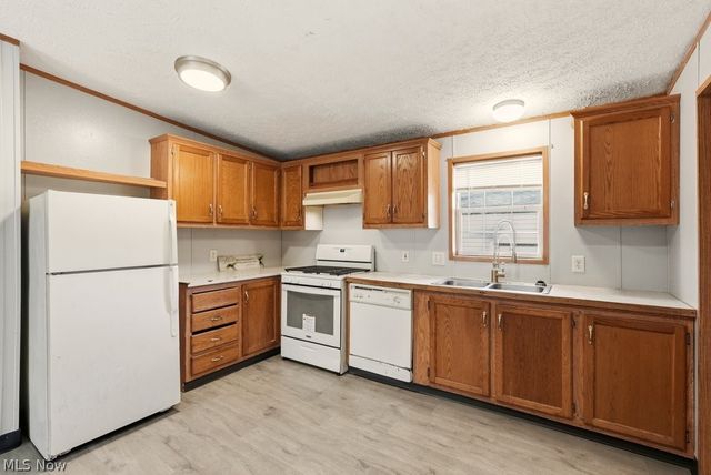 6805 Henderson Road, Ravenna, OH 44266