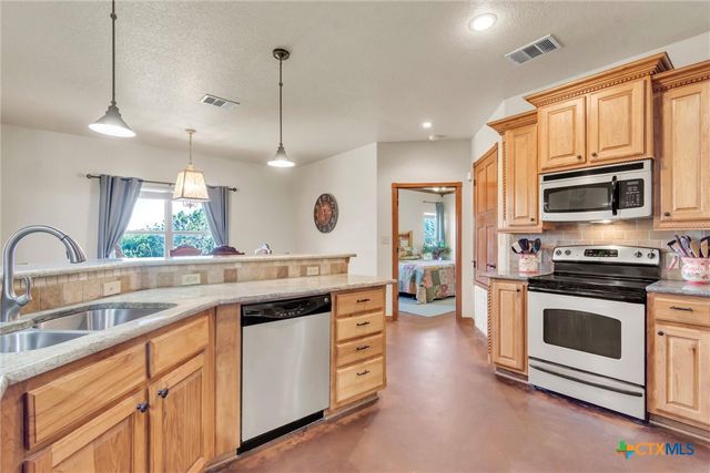 329 Sunrise Hills, Lampasas, TX 76550