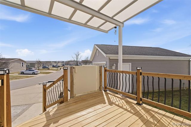 11050 Willowgreen Court, South Lyon, MI 48178