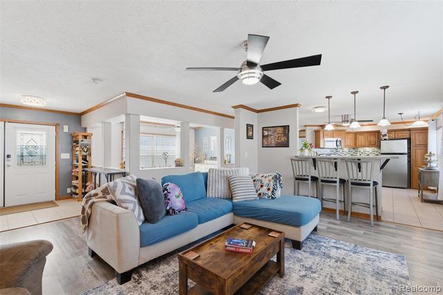 11050 Willowgreen Court, South Lyon, MI 48178