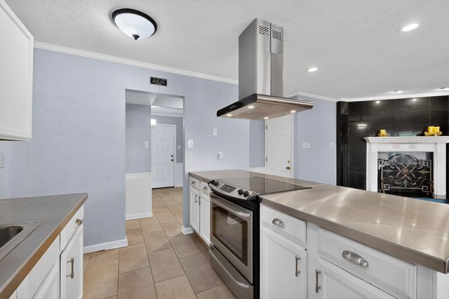 1010 California Trail, Grand Prairie, TX 75052