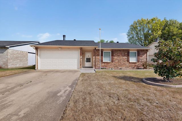 1010 California Trail, Grand Prairie, TX 75052