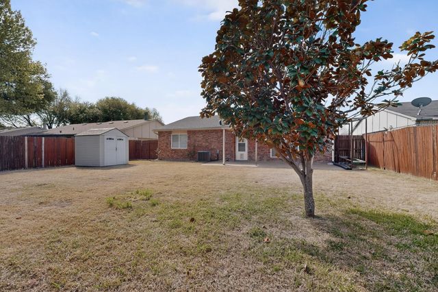 1010 California Trail, Grand Prairie, TX 75052